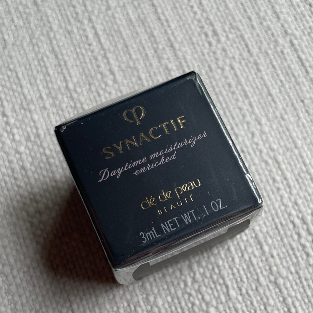 Clé de Peau Beauté Synactif Daytime Moisturizer enriched sample